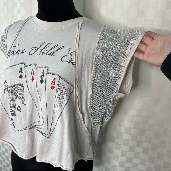 LA LA LAND WOMEN'S TEXAS HOLD EM' SEQUIN SHORT SLEEVE GRAPHIC TEE - Picture 4 of 11